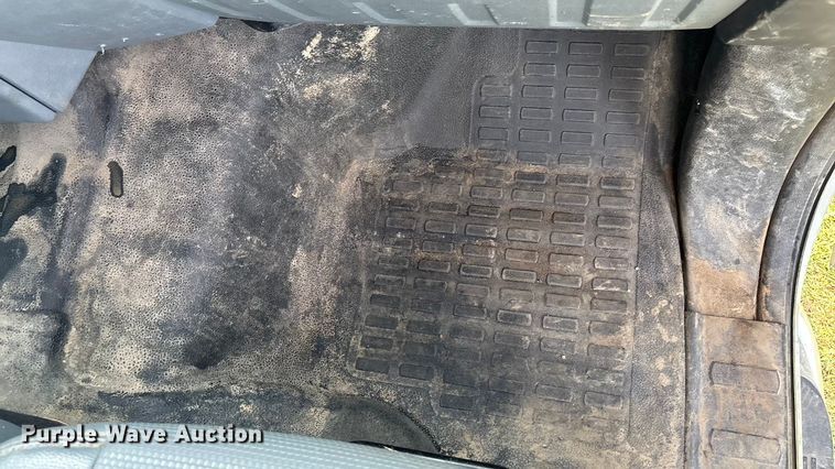 image for item ET4604 2016 Ford F250 Super Duty Crew Cab flatbed pickup truck