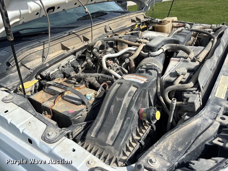 image for item ET4604 2016 Ford F250 Super Duty Crew Cab flatbed pickup truck