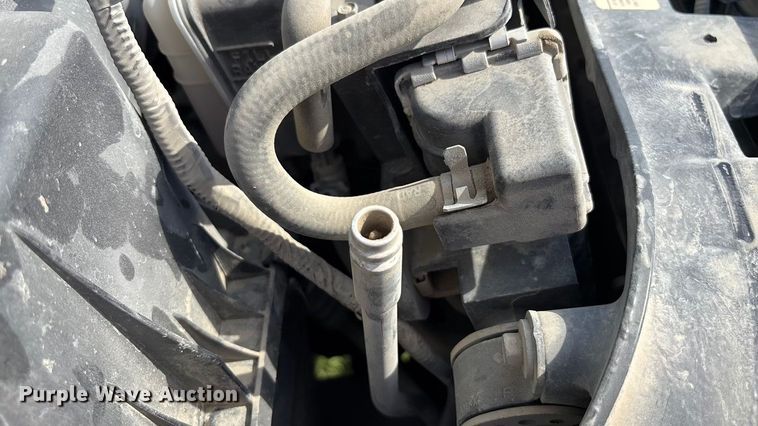 image for item ET4604 2016 Ford F250 Super Duty Crew Cab flatbed pickup truck