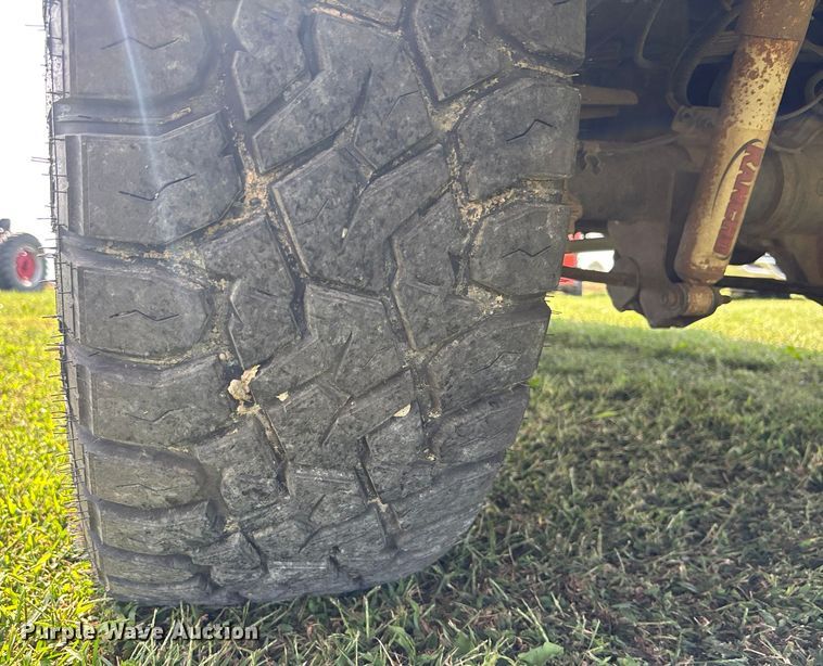 image for item ET4604 2016 Ford F250 Super Duty Crew Cab flatbed pickup truck