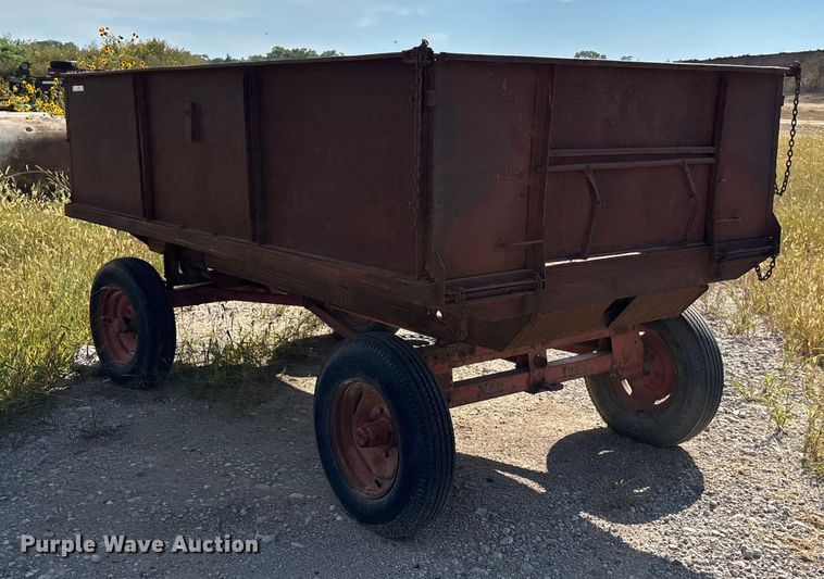 image for item ET4610 McCormick dump trailer