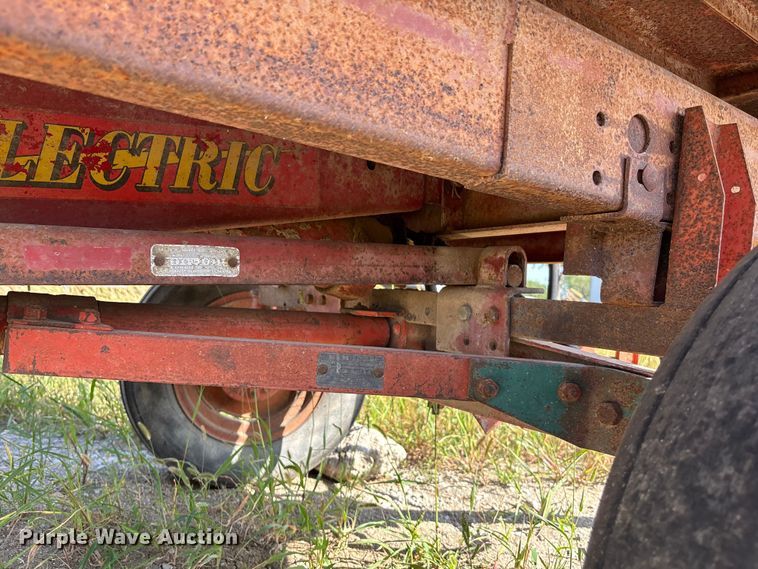 image for item ET4610 McCormick dump trailer