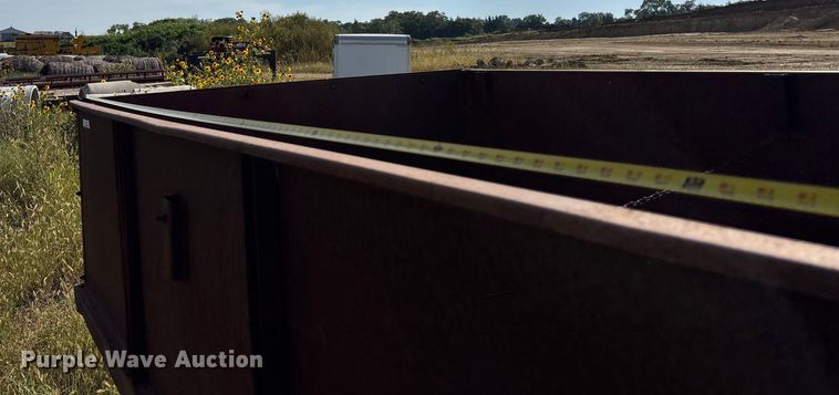 image for item ET4610 McCormick dump trailer