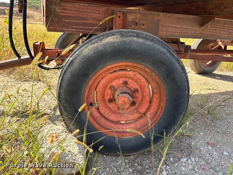 image for item ET4610 McCormick dump trailer