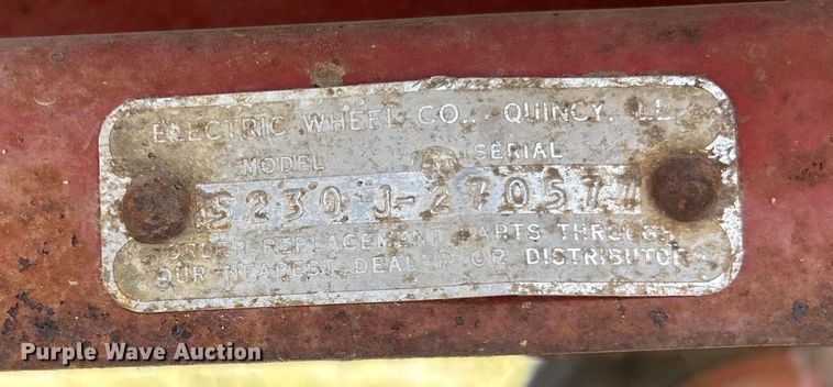 image for item ET4610 McCormick dump trailer