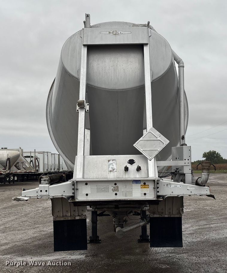 image for item ET4662 1996 Beall BAPS-180-4 pneumatic dry bulk trailer