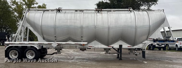 image for item ET4662 1996 Beall BAPS-180-4 pneumatic dry bulk trailer