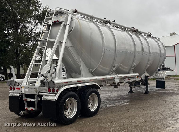 image for item ET4662 1996 Beall BAPS-180-4 pneumatic dry bulk trailer