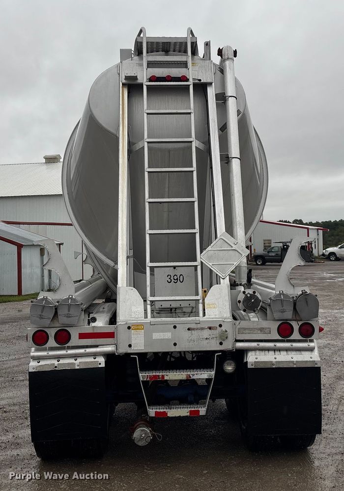 image for item ET4662 1996 Beall BAPS-180-4 pneumatic dry bulk trailer