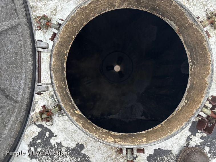 image for item ET4662 1996 Beall BAPS-180-4 pneumatic dry bulk trailer