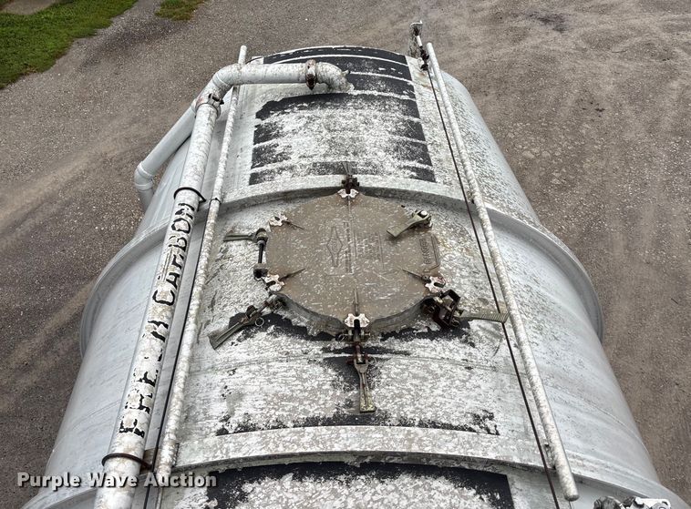 image for item ET4662 1996 Beall BAPS-180-4 pneumatic dry bulk trailer