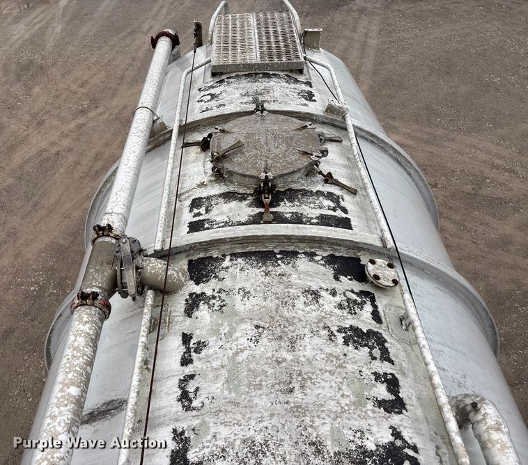 image for item ET4662 1996 Beall BAPS-180-4 pneumatic dry bulk trailer