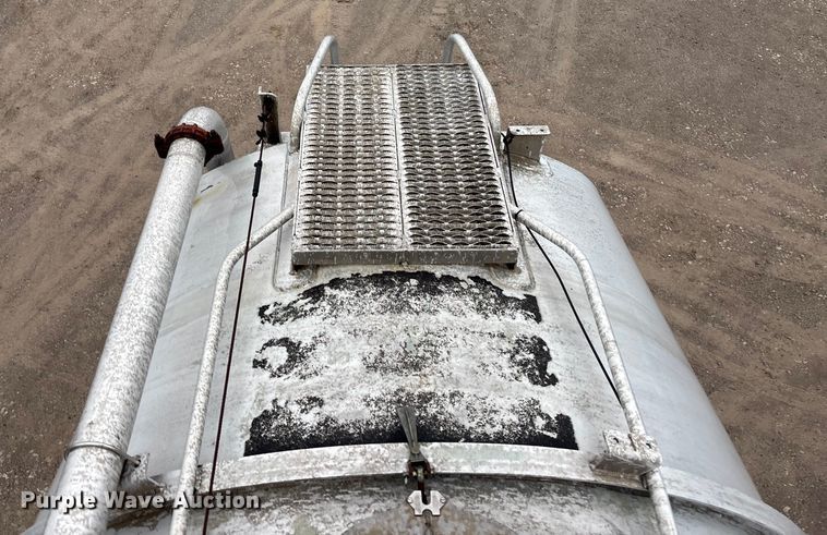 image for item ET4662 1996 Beall BAPS-180-4 pneumatic dry bulk trailer