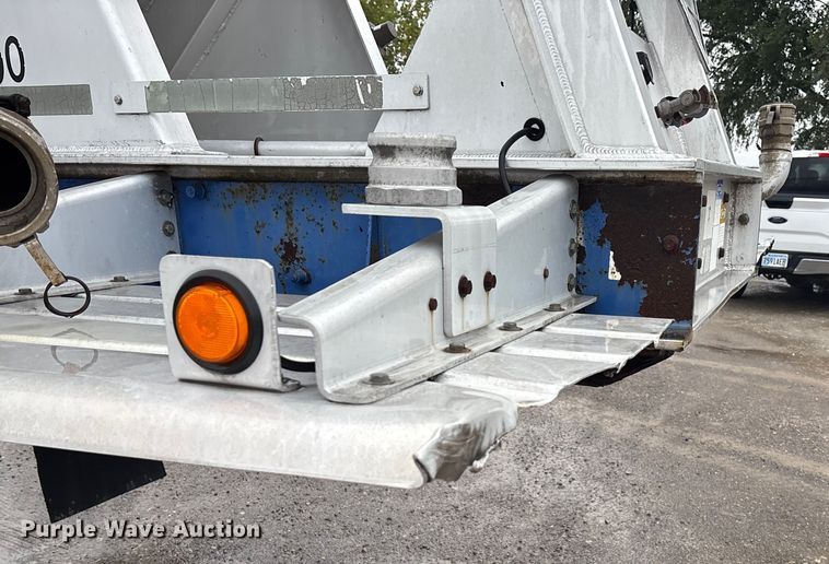 image for item ET4662 1996 Beall BAPS-180-4 pneumatic dry bulk trailer