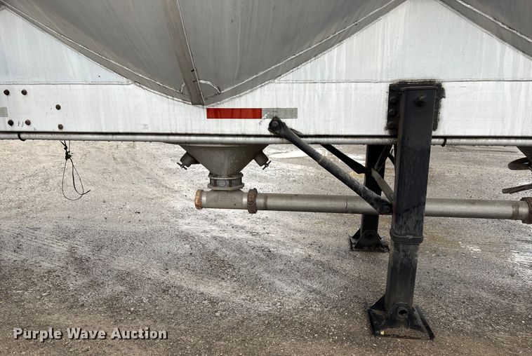 image for item ET4662 1996 Beall BAPS-180-4 pneumatic dry bulk trailer