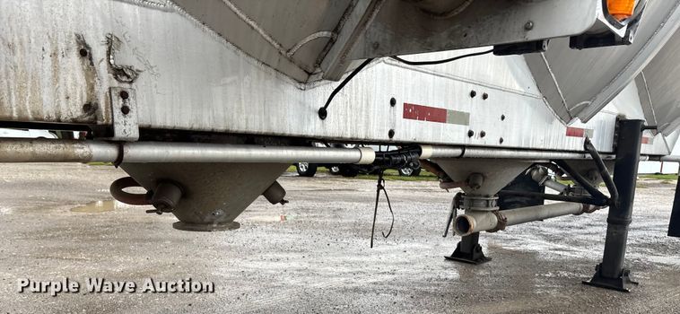 image for item ET4662 1996 Beall BAPS-180-4 pneumatic dry bulk trailer