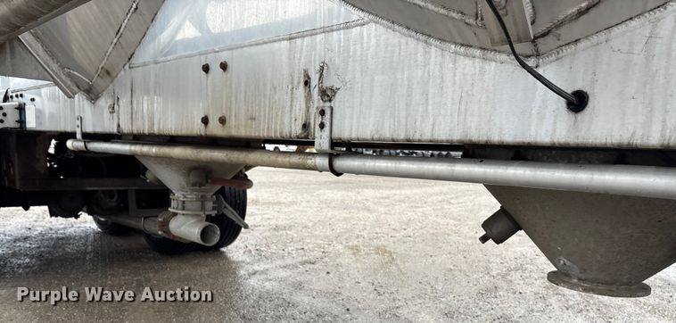 image for item ET4662 1996 Beall BAPS-180-4 pneumatic dry bulk trailer