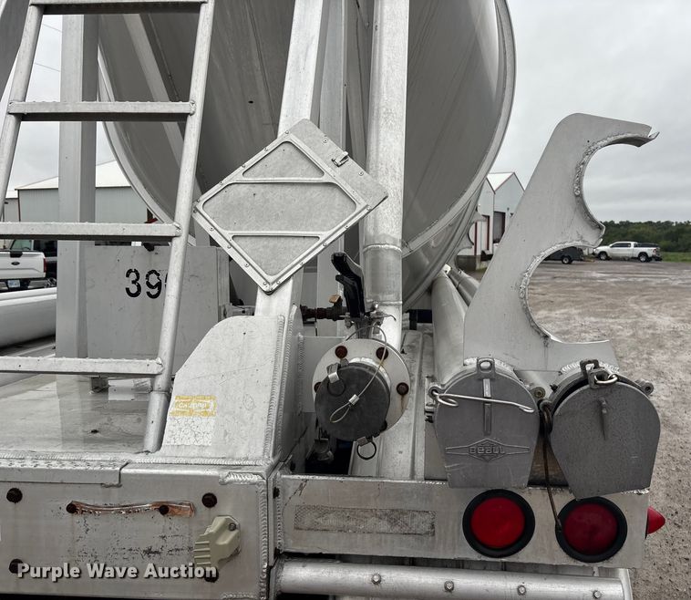 image for item ET4662 1996 Beall BAPS-180-4 pneumatic dry bulk trailer