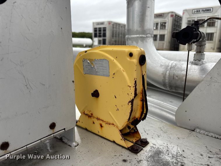 image for item ET4662 1996 Beall BAPS-180-4 pneumatic dry bulk trailer