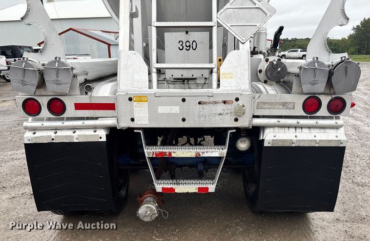 image for item ET4662 1996 Beall BAPS-180-4 pneumatic dry bulk trailer