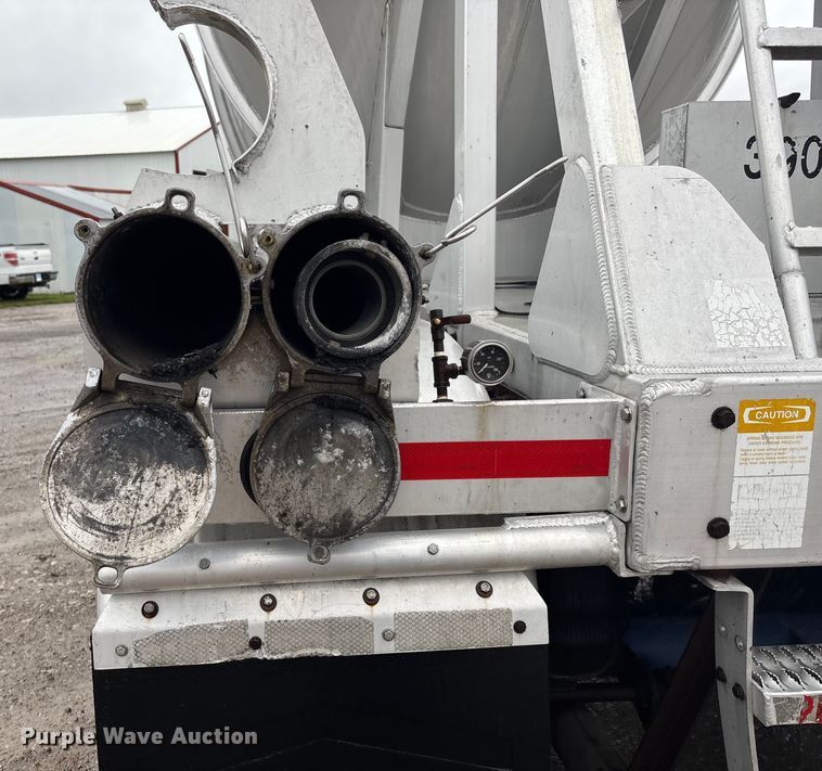 image for item ET4662 1996 Beall BAPS-180-4 pneumatic dry bulk trailer