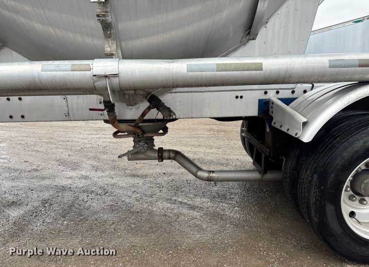 image for item ET4662 1996 Beall BAPS-180-4 pneumatic dry bulk trailer