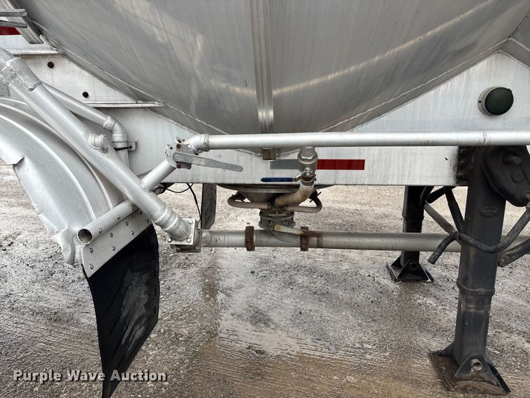 image for item ET4662 1996 Beall BAPS-180-4 pneumatic dry bulk trailer