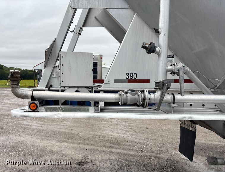 image for item ET4662 1996 Beall BAPS-180-4 pneumatic dry bulk trailer