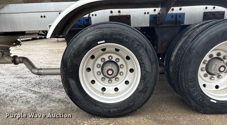 image for item ET4662 1996 Beall BAPS-180-4 pneumatic dry bulk trailer