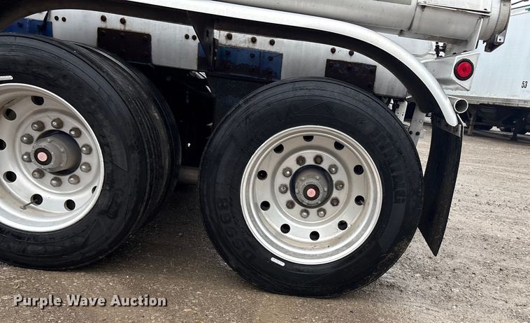 image for item ET4662 1996 Beall BAPS-180-4 pneumatic dry bulk trailer