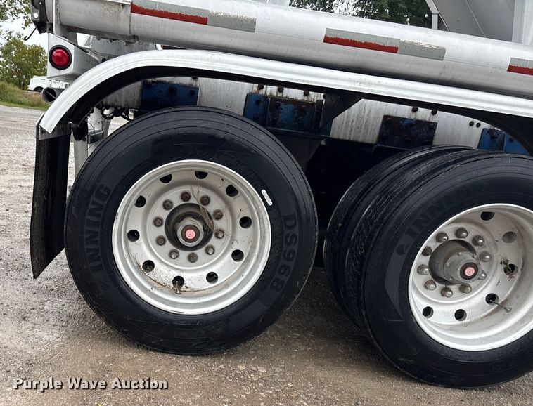 image for item ET4662 1996 Beall BAPS-180-4 pneumatic dry bulk trailer