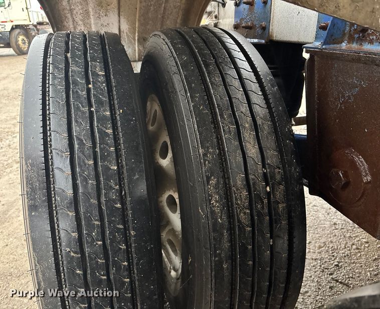 image for item ET4662 1996 Beall BAPS-180-4 pneumatic dry bulk trailer