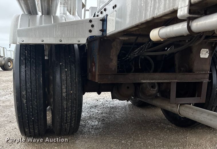 image for item ET4662 1996 Beall BAPS-180-4 pneumatic dry bulk trailer