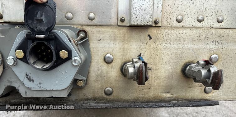 image for item ET4664 2012 Wilson PSDCL-402 livestock trailer