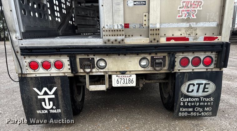 image for item ET4664 2012 Wilson PSDCL-402 livestock trailer