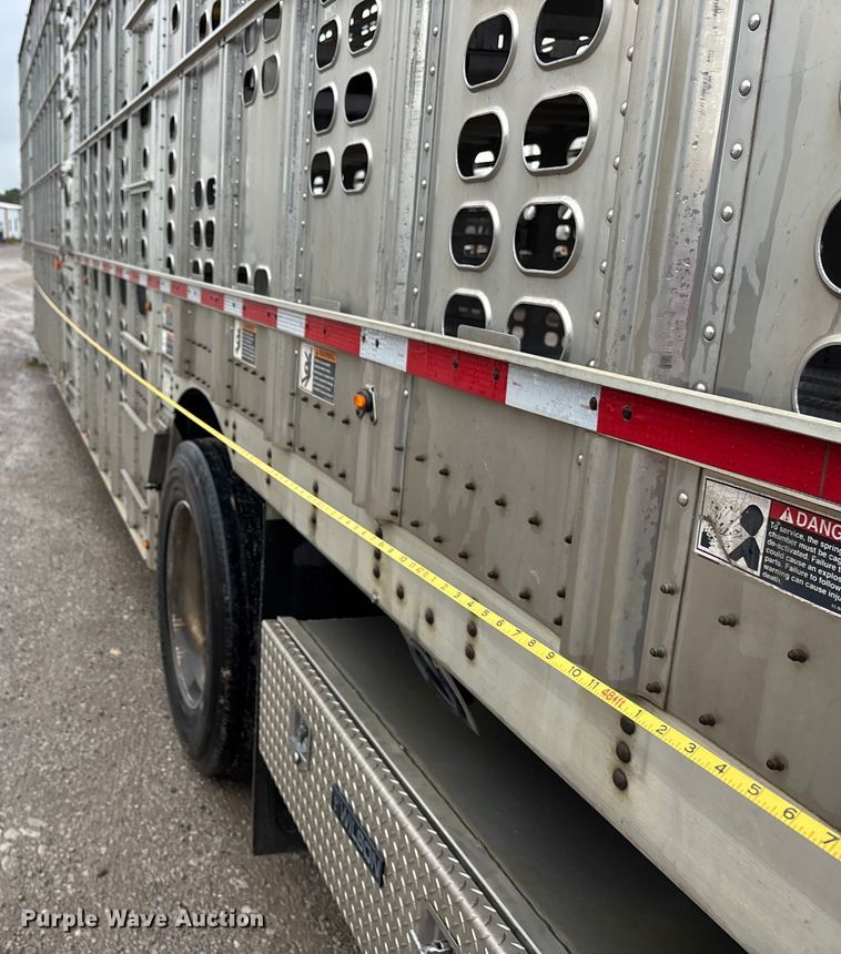 image for item ET4664 2012 Wilson PSDCL-402 livestock trailer