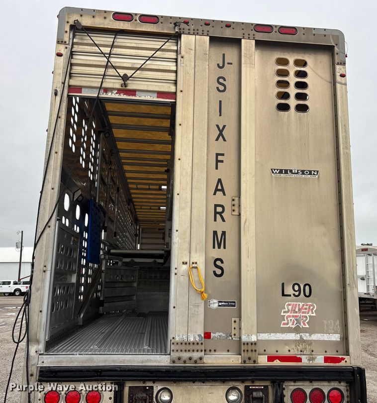 image for item ET4664 2012 Wilson PSDCL-402 livestock trailer