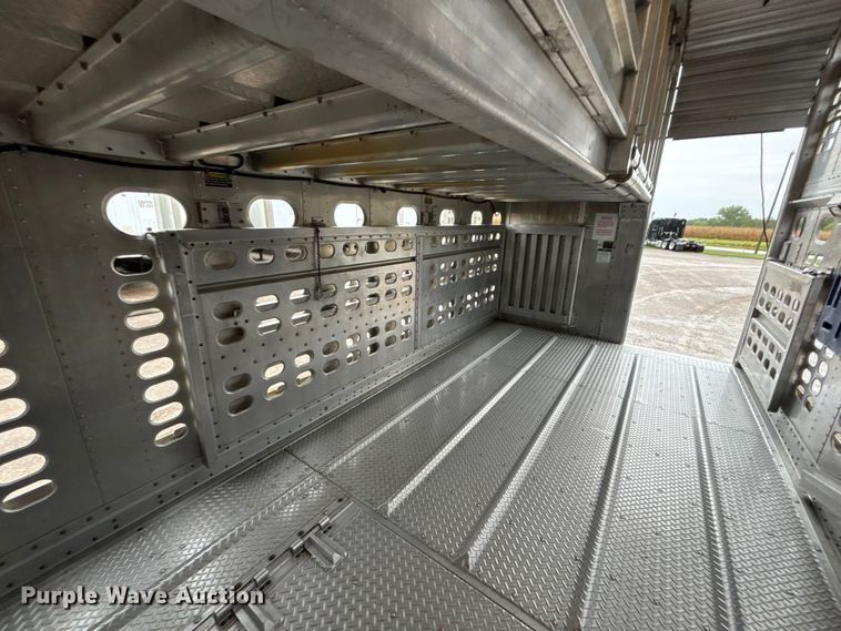 image for item ET4664 2012 Wilson PSDCL-402 livestock trailer