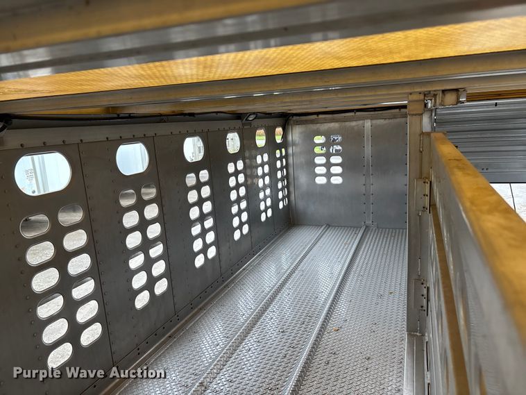 image for item ET4664 2012 Wilson PSDCL-402 livestock trailer