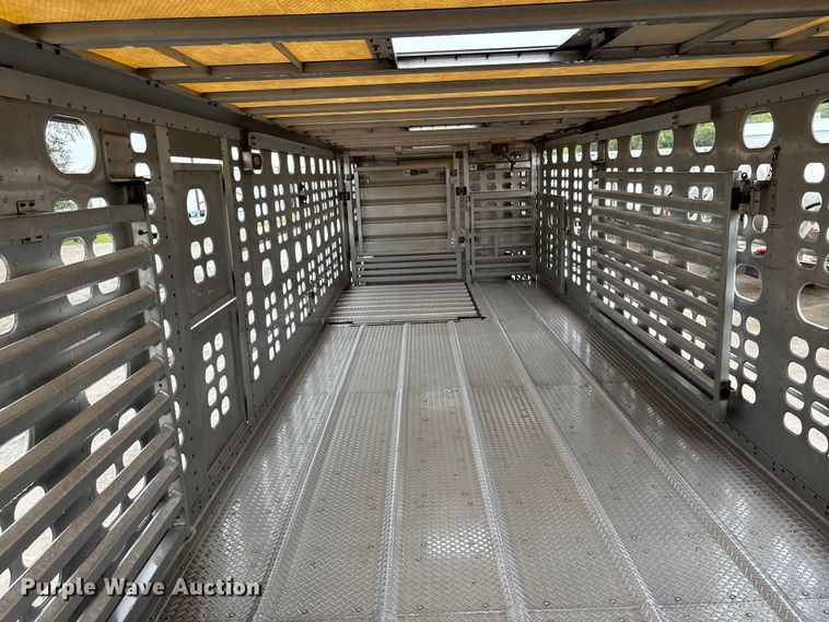 image for item ET4664 2012 Wilson PSDCL-402 livestock trailer