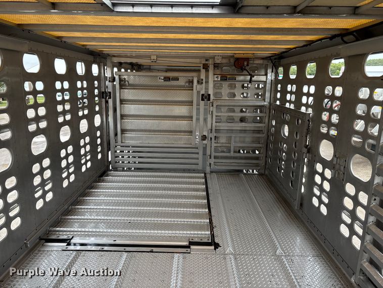 image for item ET4664 2012 Wilson PSDCL-402 livestock trailer