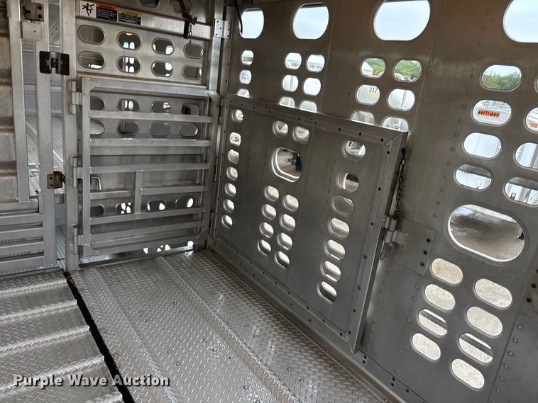 image for item ET4664 2012 Wilson PSDCL-402 livestock trailer