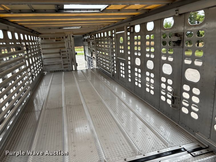 image for item ET4664 2012 Wilson PSDCL-402 livestock trailer