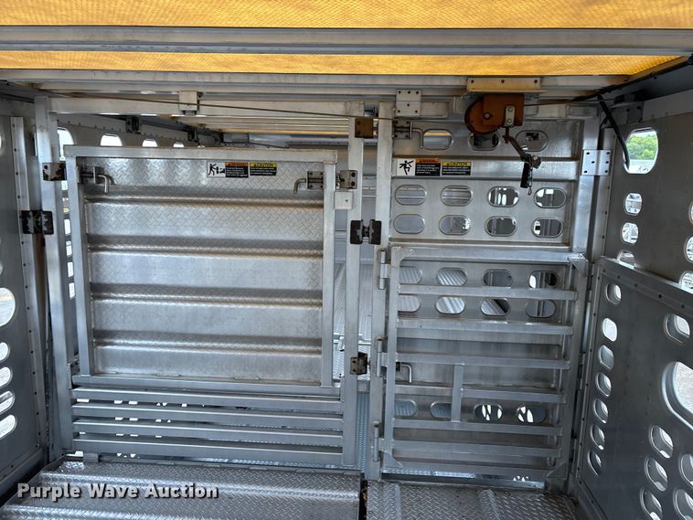 image for item ET4664 2012 Wilson PSDCL-402 livestock trailer