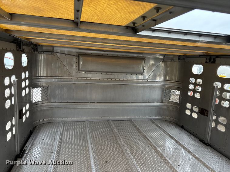 image for item ET4664 2012 Wilson PSDCL-402 livestock trailer