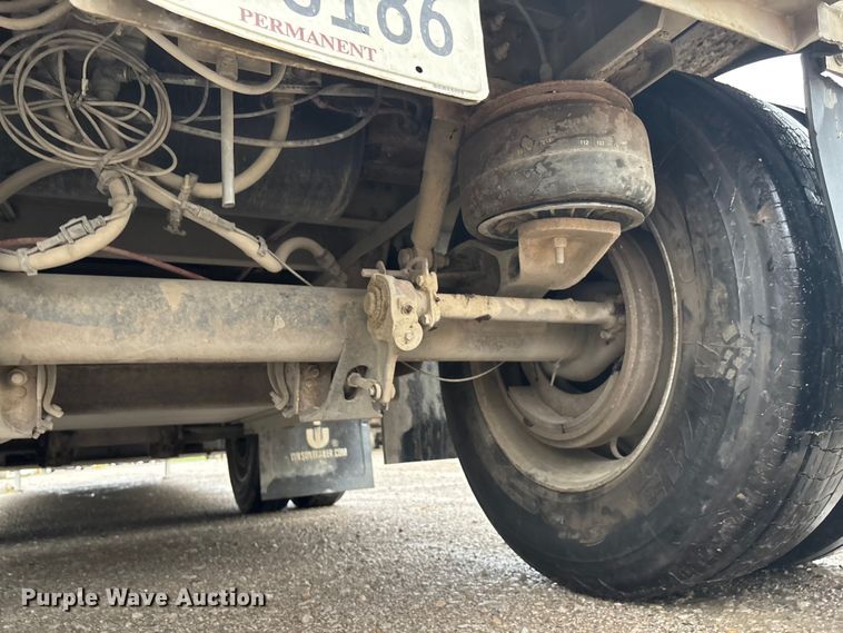 image for item ET4664 2012 Wilson PSDCL-402 livestock trailer