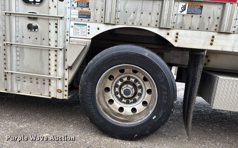 image for item ET4664 2012 Wilson PSDCL-402 livestock trailer