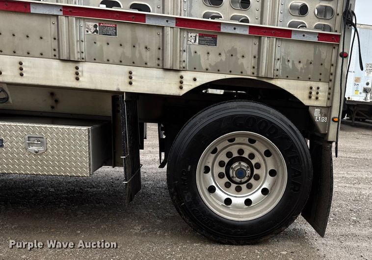 image for item ET4664 2012 Wilson PSDCL-402 livestock trailer