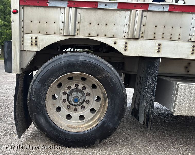 image for item ET4664 2012 Wilson PSDCL-402 livestock trailer