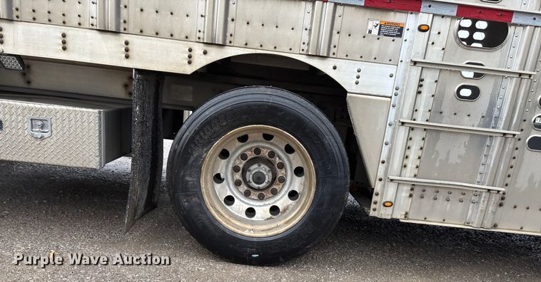 image for item ET4664 2012 Wilson PSDCL-402 livestock trailer